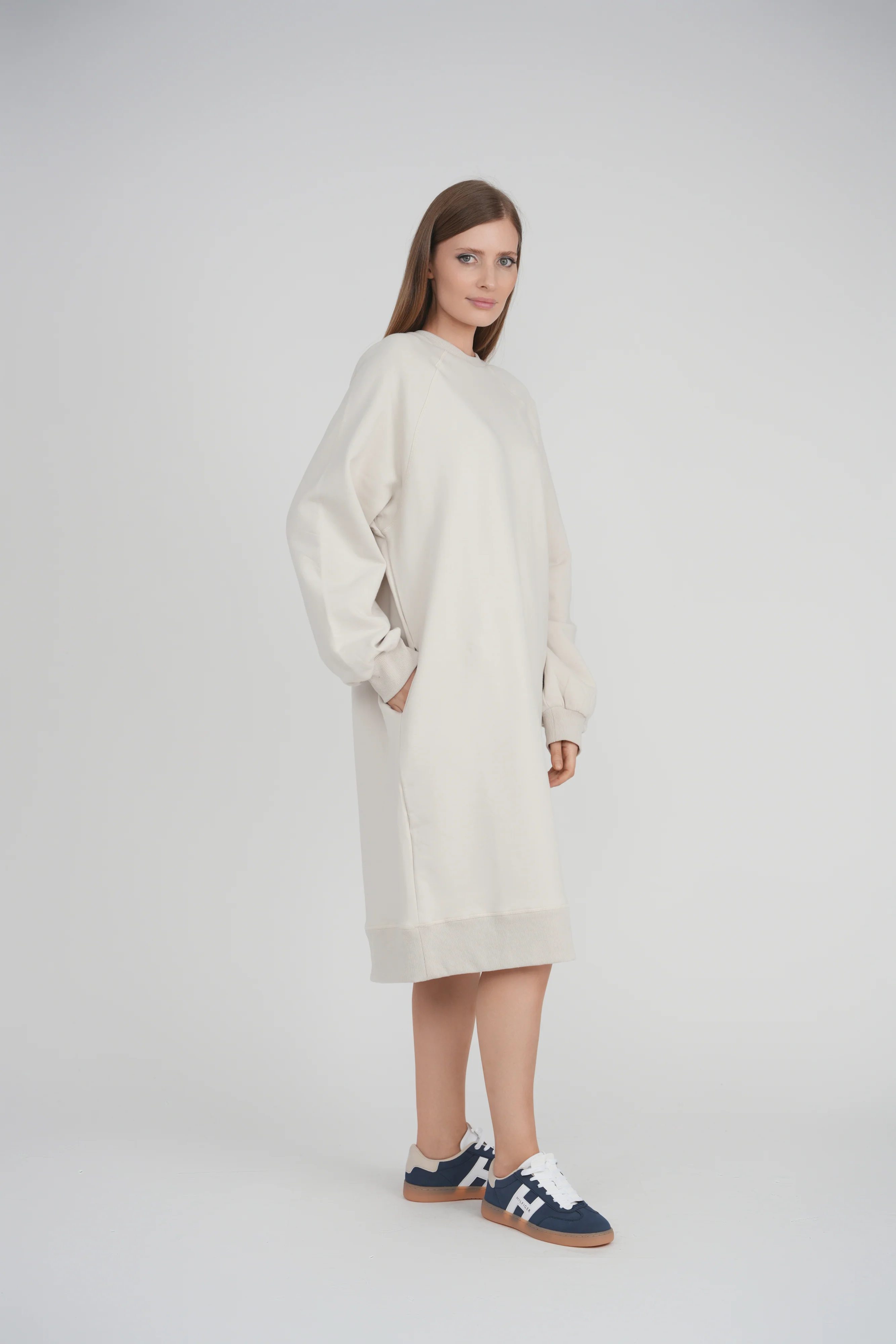 OVERSIZED SWEATSHIRT DRESS - Image 9